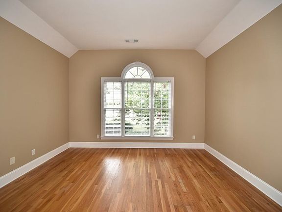 5th image of 1878 Richmond Hill Dr
