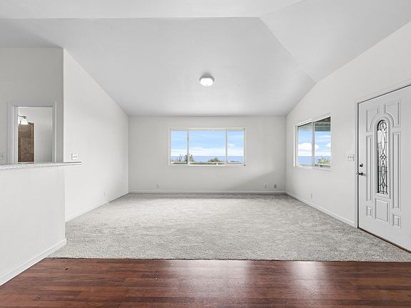 4th image of 92-1670 Hukilau Dr