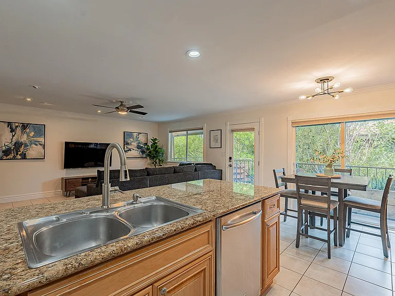 1127 N Granite Reef Rd — Photo 5