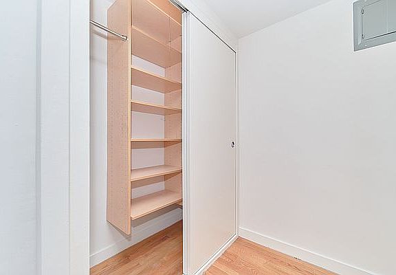 5th image of 412 E 55th St APT 12b