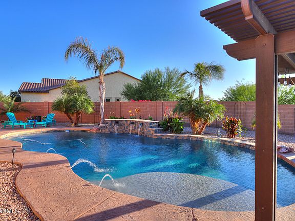 5th image of 40966 W DESERT FAIRWAYS Drive