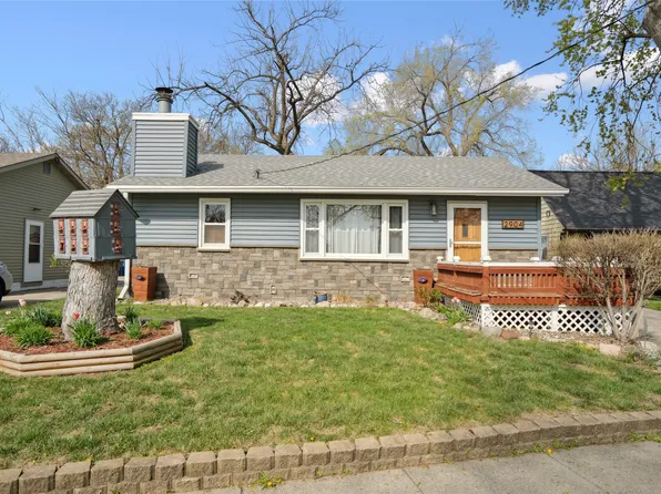 2904 Sampson St, Des Moines, IA 50313