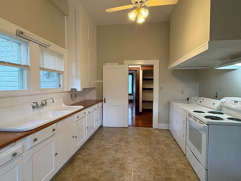 534 E Call St — Photo 17