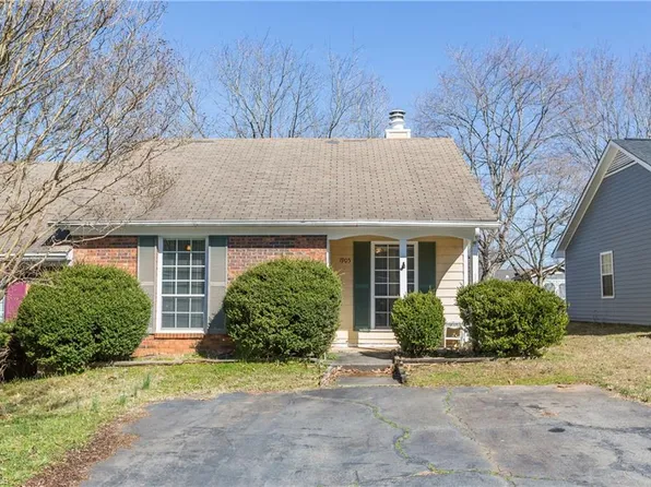 1905 Saffron Pl, Winston Salem, NC 27127