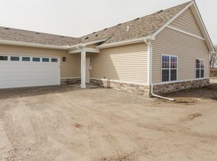 1453 River Park Ln, Waterville, OH 43566