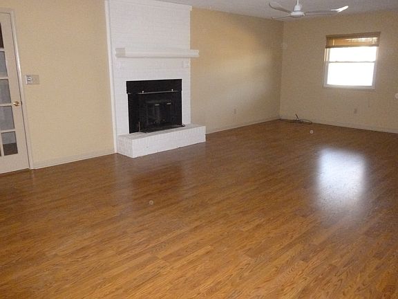 Fireplace with insert