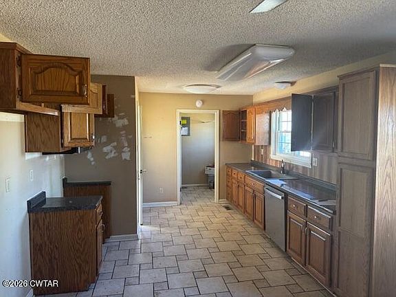 3rd image of 8 Birdsong Ln
