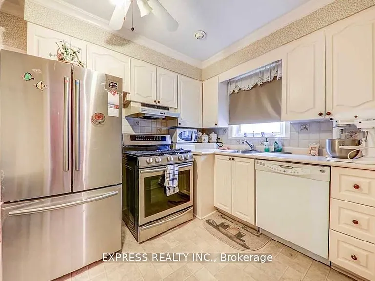 46 William Cragg Dr — Photo 9