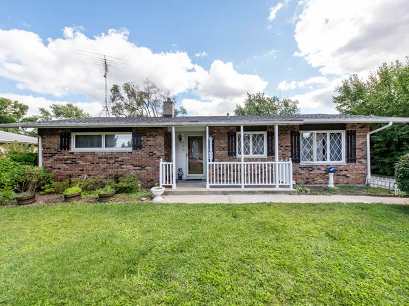 2917 Hyde Park Ave, Waukegan, IL 60085
