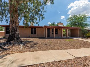 7860 N Casimir Pulaski Ave, Tucson, AZ 85741