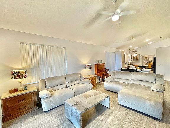 2nd image of 750 Powderhorn Cir