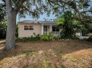 1205 Riverside Dr, Tarpon Springs, FL 34689