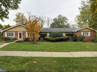 458 Woodcrest Dr, Mechanicsburg, PA 17050