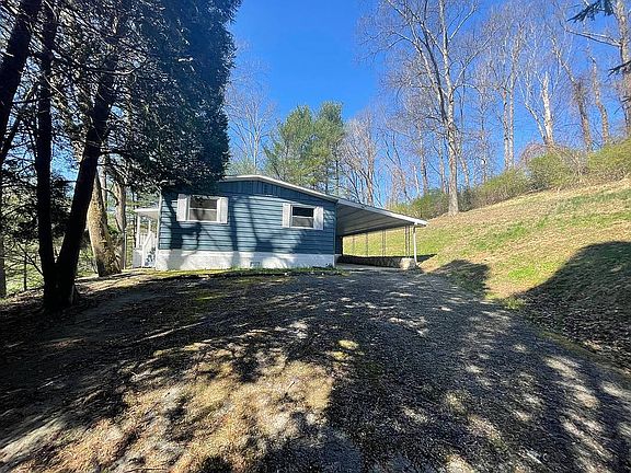 2nd image of 897 Riverview Ln