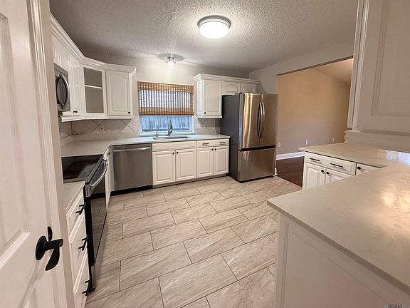 4th image of 1007 Janette Ct