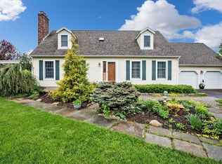 57 Whisper Wind Rd, Middlefield, CT 06455