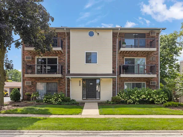 2713 Northcreek Dr #2206, Woodridge, IL 60517