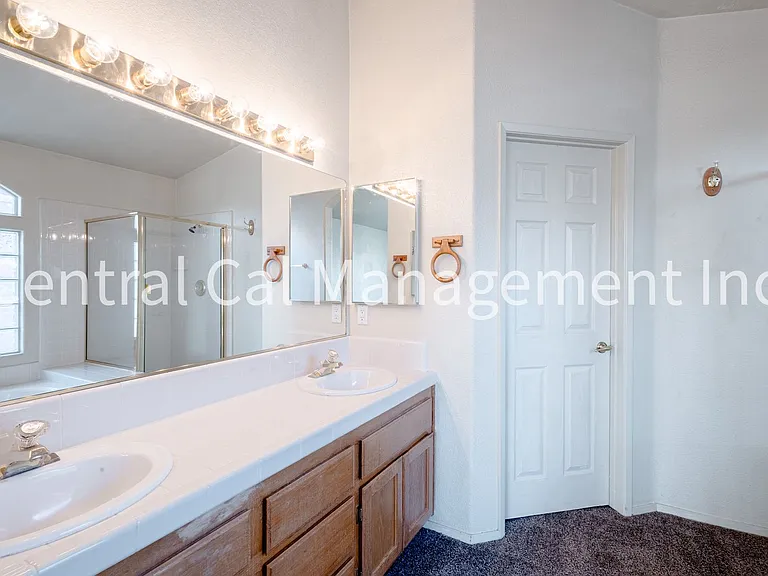 4000 Mariana Way — Photo 16