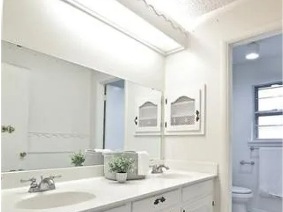 3rd image of 826 Harrison Ave