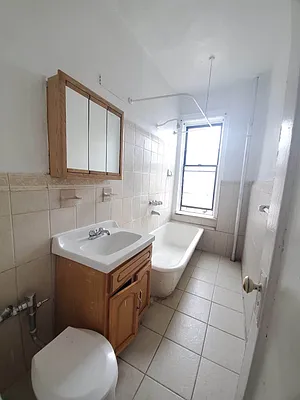 Rented by Smart NY Realty LLC | media 6