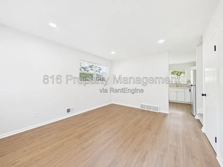 7030 Ewing Ave #7030 — Photo 4