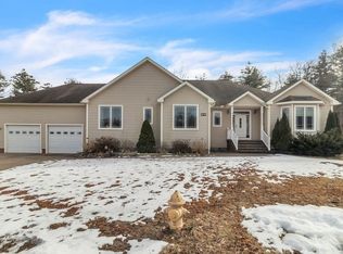28 Davenport Way, Greenfield, MA 01301