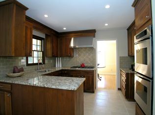 5826 Lansing Dr, Charlotte, NC 28270