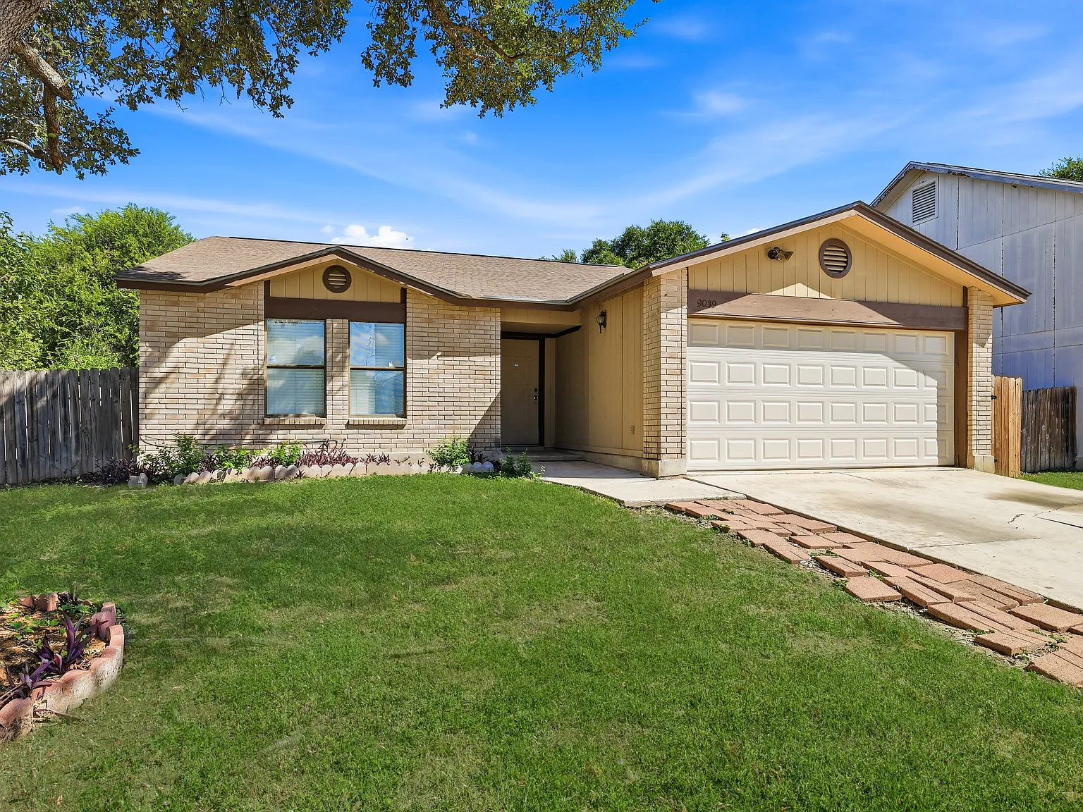 4 bed, 1720 sqft, $1,650 — Photo 1