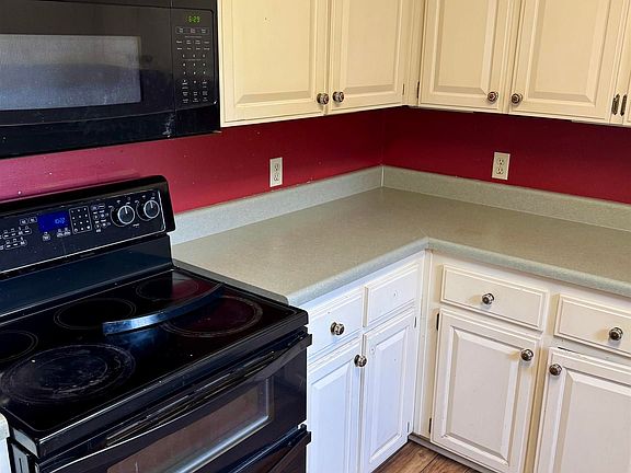 5th image of 308 Home St