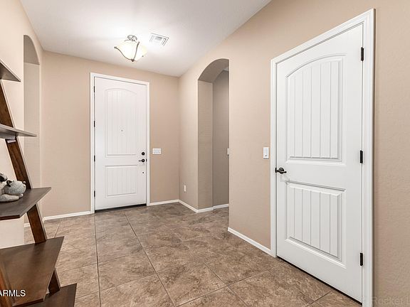 5th image of 749 W REEVES Avenue