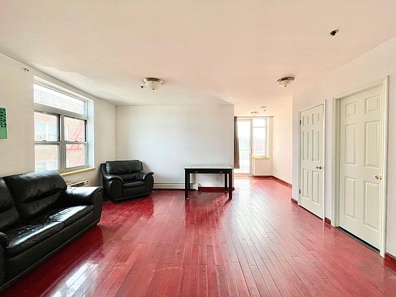 2nd image of 14152 33rd Ave APT 6