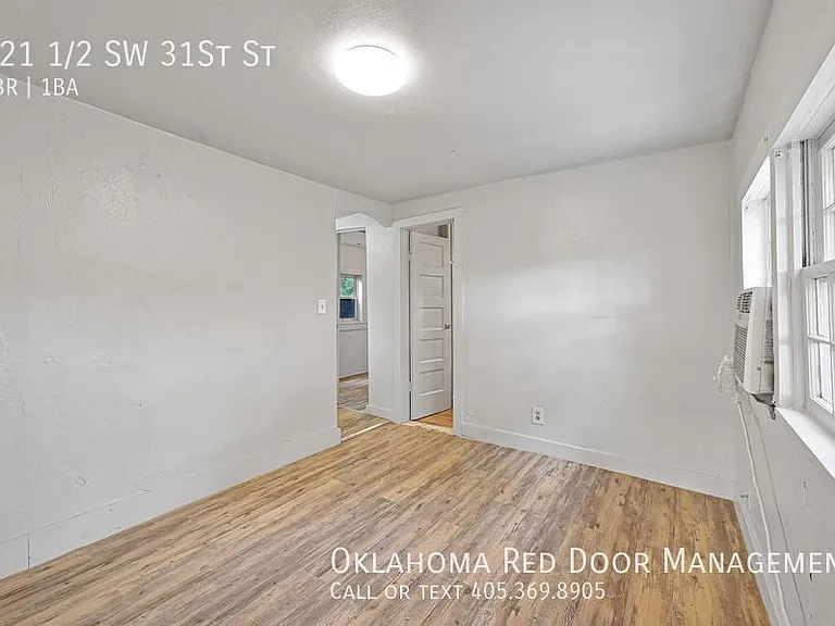 821 1/2 SW 31st St — Photo 2