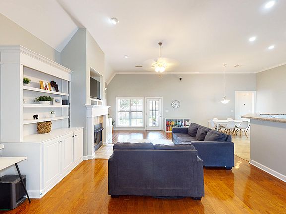 3rd image of 3412 Valley Crest Dr