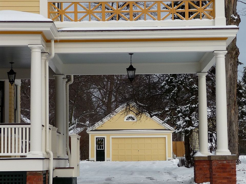 2nd image of 26 Grove St