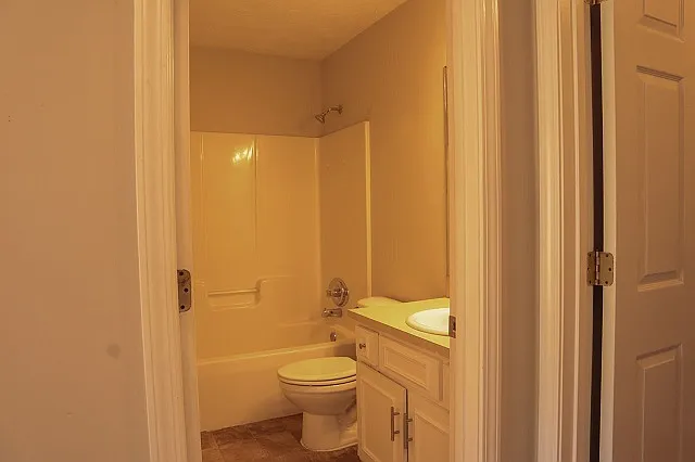 54 Lee Road 2095 — Photo 15