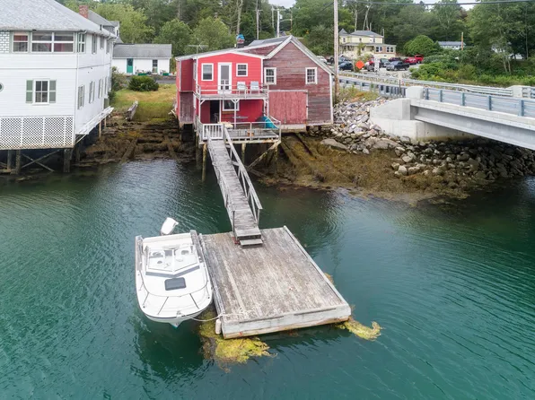 12 Cape Newagen Road, Southport, ME 04576