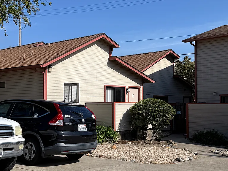 279 Branch St #E — Photo 11