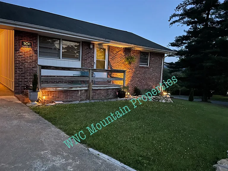 101 Chariton Ave — Photo 1
