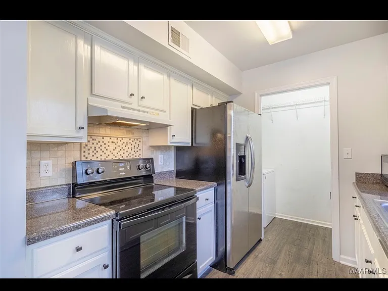 121 Willow Point Ln — Photo 4