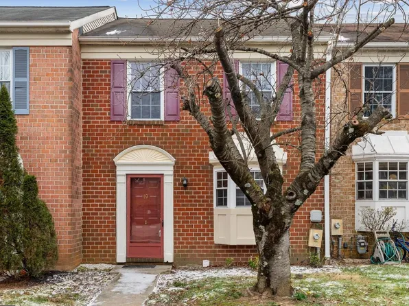 19 Spring Glen Ct, Cockeysville, MD 21030