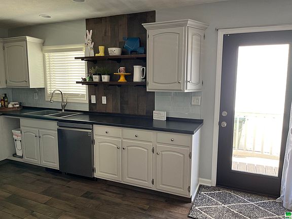 4th image of 5224 Seger Ave
