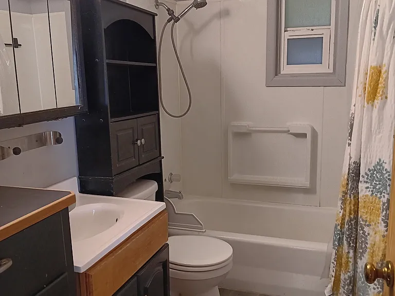 29 Ash St N #2 — Photo 3