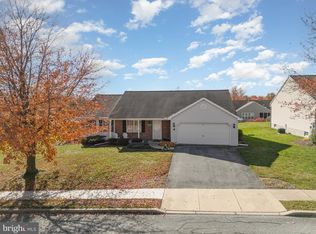 15 Lakeview Dr, Myerstown, PA