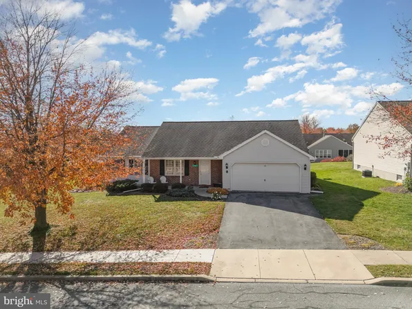 15 Lakeview Dr, Myerstown, PA 17067