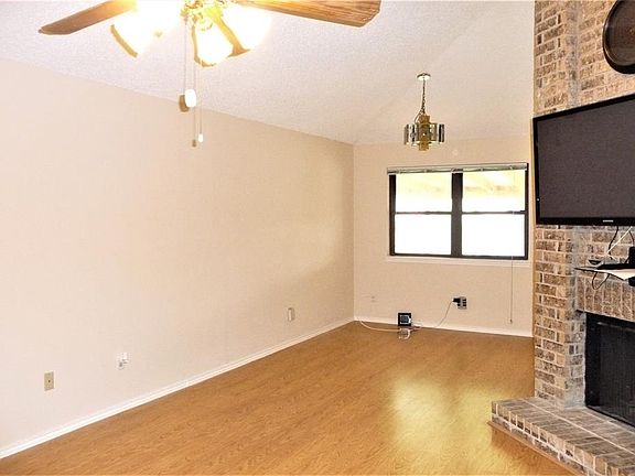 4th image of 1746 Sterling Ln