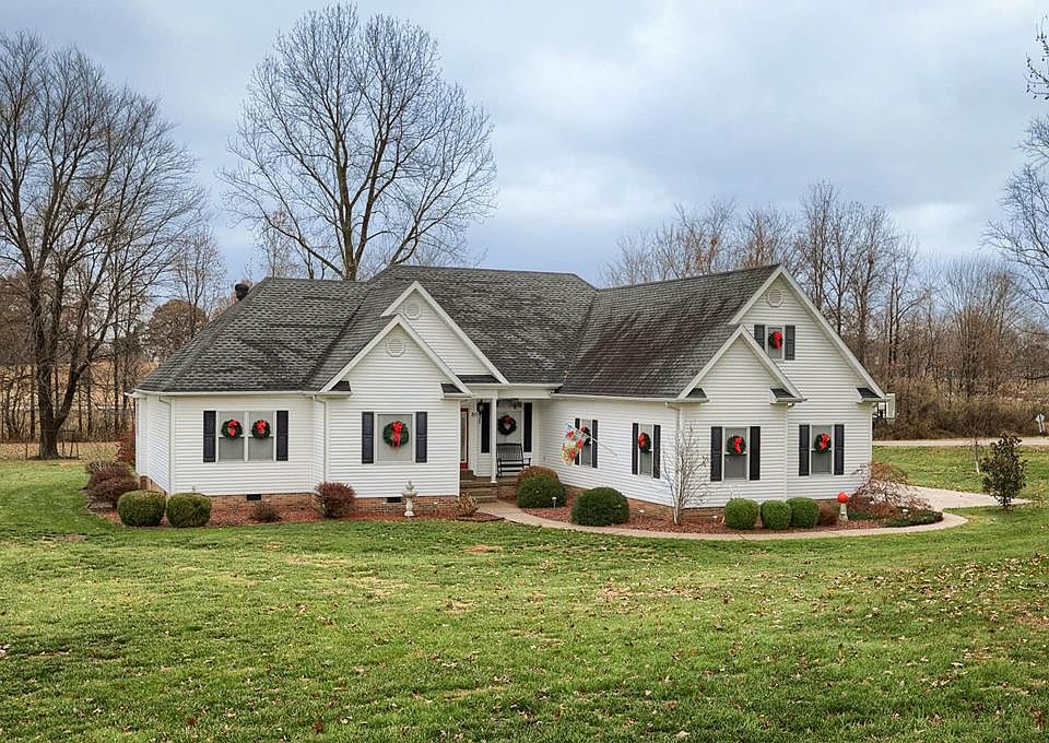 1st image of 20 Hillcrest Cir