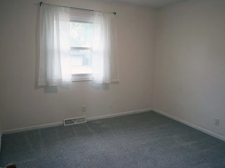 1414 Willow Ave — Photo 10