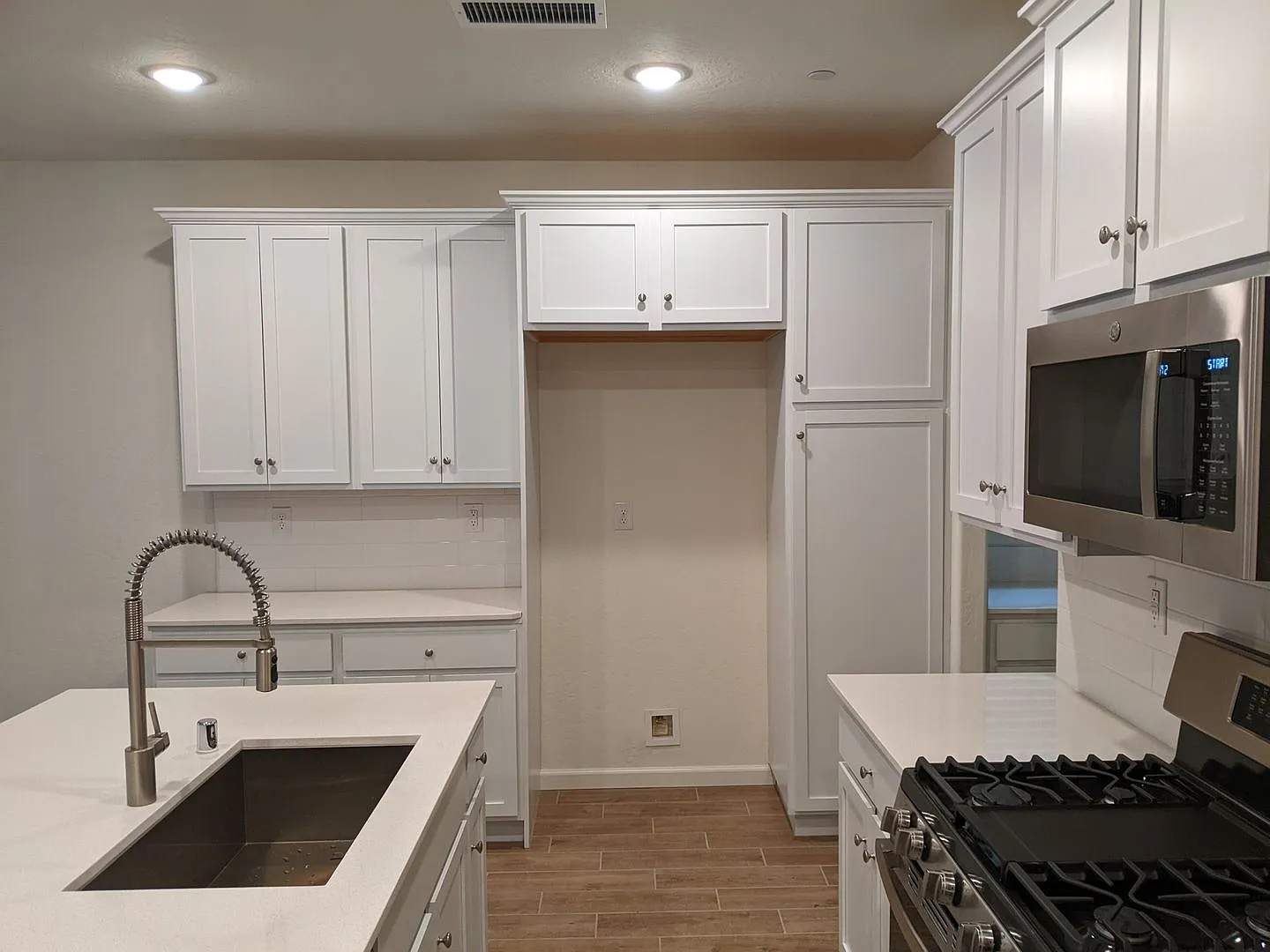 Newer construction, Wilson home in the Ave. Community offering nice features. Clovis Schools. — Photo 3
