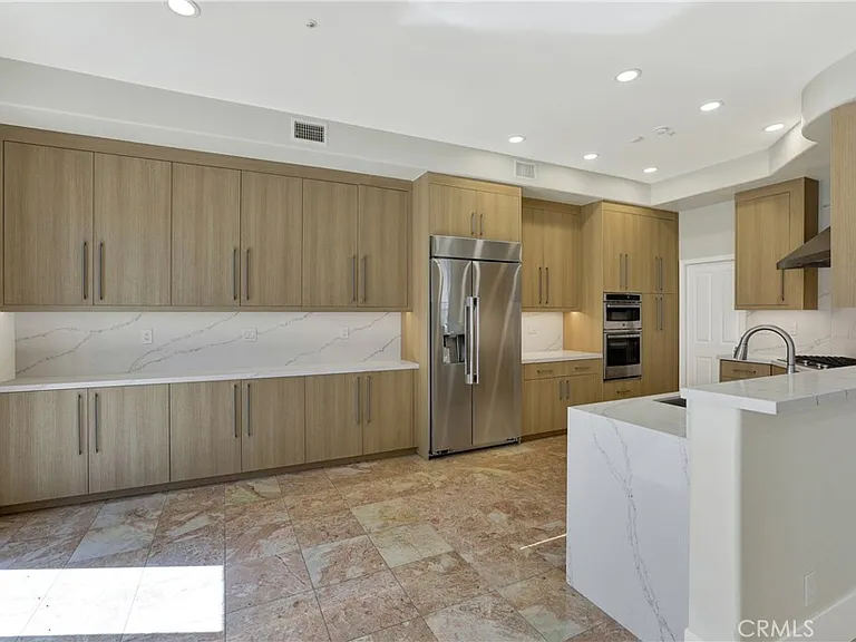 2468 Aquasanta — Photo 18