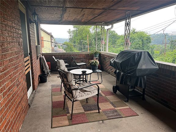 3rd image of 21 Erie Ave